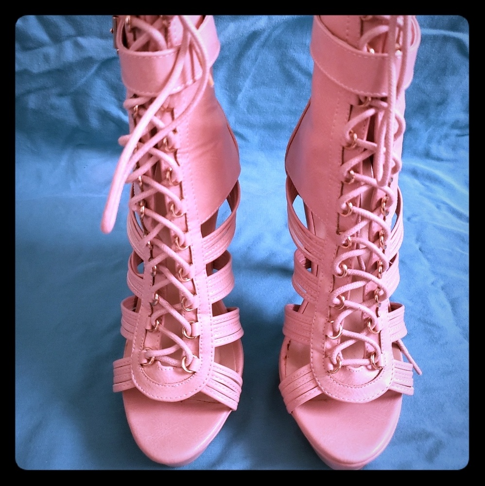 Tonda Heels